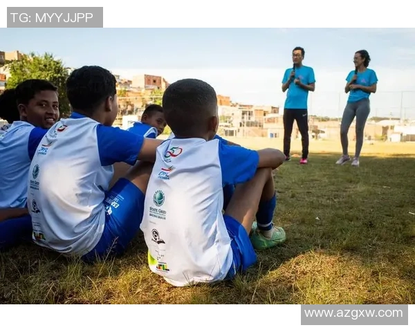 这些图中的足球明星展现了他们的风采与激情,带你领略绿茵场上的传奇瞬间